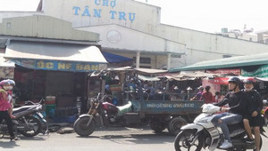 Chủ sạp hoa quả hỗn chiến, hai người bị đâm chết