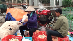 Video: Nổ bỏng ngô giữa lòng Hà Nội kiếm nửa triệu mỗi ngày