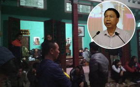 Hàng xóm đến chia buồn với gia đình Chủ tịch huyện Quốc Oai