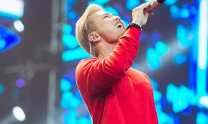 Mai Tiến Dũng mướt mồ hôi tập luyện cho tiết mục Chung kết ‘Hoa hậu Hoàn vũ’