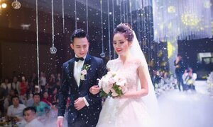 Tố Như diện váy cưới đính kim cương trong hôn lễ cùng hot boy cảnh sát