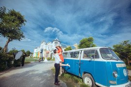 Hút triệu views bộ ảnh hội chị em rủ nhau khoe ảnh... được bế siêu lãng mạn