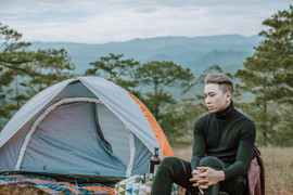 Hậu 'Vì yêu mà đến', Karik tung ca khúc kể chuyện tình với 'người lạ'