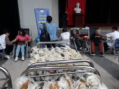 Dân Thủ đô ùn ùn rủ nhau hiến máu nhóm O cứu người