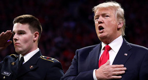 Tổng thống Trump bị chê vì nghi vấn quên lời quốc ca