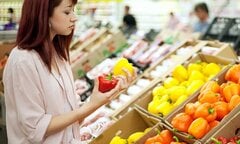 Thưởng Tết chưa thấy đâu, trăm khoản chi đã rình rập