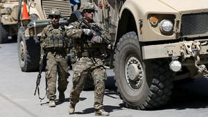 Video: Biệt kích Mỹ nã đạn vào cabin xe dân sự gây tranh cãi