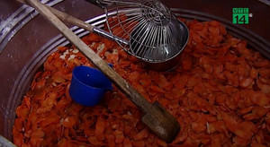 Mứt Tết bẩn vào mùa, nhìn hình ảnh này ai còn dám ăn!