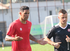 Chờ bản hợp đồng 'bom tấn' đến, Công Vinh ra mắt ngoại binh thứ 2