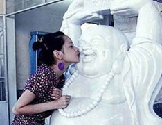 Chụp ảnh bên tượng Phật gây tranh cãi, Chi Pu lên tiếng