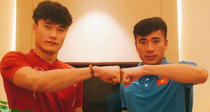 Dân mạng lại sục sôi vì thủ môn U23 Việt Nam và cậu em điển trai