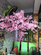 Ngưỡng mộ đôi vợ chồng ở Sài Gòn tự làm hoa đào giấy đẹp như thật đón Tết