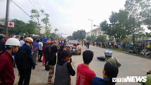 Xe 'điên' tông vào tổ CSGT đang xử lý tai nạn: Một nạn nhân không qua khỏi