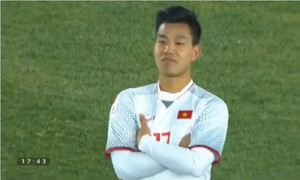Văn Thanh hiên ngang ăn mừng U23 Việt Nam vào chung kết gây sốt mạng xã hội