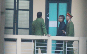 Luật sư của em trai ông Đinh La Thăng đề nghị được tiếp xúc thân chủ trong giờ giải lao