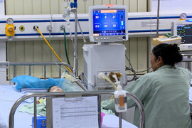 Bé gái 8 tháng tuổi bị tiêm nhầm kali qua đời tại bệnh viện