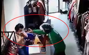 Kẻ bịt mặt mặc đồ Grab, xịt thuốc mê cướp tài sản ở cửa hàng quần áo