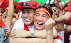 Đàm Vĩnh Hưng, Nguyên Vũ bật khóc khi Quang Hải ghi bàn thắng