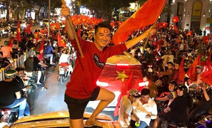 Dàn nghệ sĩ Việt vẫn thực hiện những điều từng hứa trước trận chung kết của U23 Việt Nam