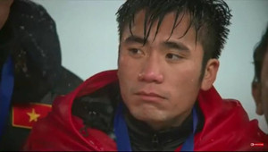 Video: U23 Việt Nam nhận huy chương bạc sau trận chung kết phi thường