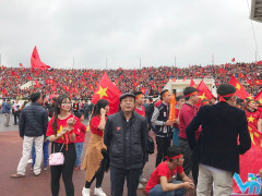 Chủ biên chương trình môn Ngữ văn mới: ‘Tôi ra SVĐ Mỹ Đình để xem lòng yêu nước’