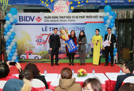 Khách hàng BIDV nhận giải 500 triệu đồng chương trình chứng chỉ tiền gửi 'Tài Lộc nhân đôi'