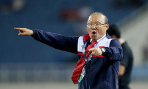 HLV Park Hang Seo suýt ‘tẩn’ sao HAGL ngay tại phòng