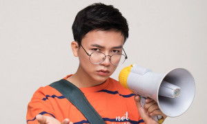 Bùi Công Nam ‘Sing my song’ châm biếm chuyện trả nợ ngày Tết bằng âm nhạc