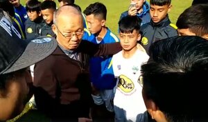 HAGL giới thiệu 'siêu nhân' với HLV Park Hang Seo