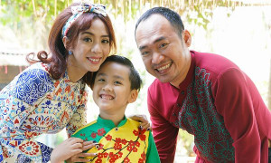 Con trai Thu Trang – Tiến Luật lần đầu đóng hài cùng ba mẹ