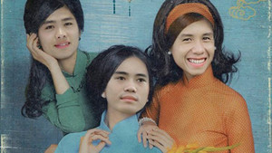 Ngỡ ngàng U23 Việt Nam dịu dàng trong dáng bộ 'Cô Ba Sài Gòn'