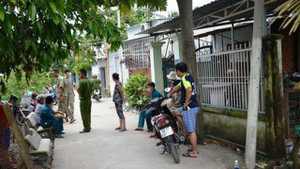 Người đàn ông chết tại bàn làm việc, bên trong ngôi nhà khóa trái