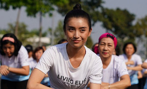 Tiêu Châu Như Quỳnh hào hứng nhảy tập thể cùng 100 bệnh nhân ung thư