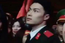 Chàng công an điển trai được tìm kiếm khi đứng làm nhiệm vụ ở sân bay Vinh