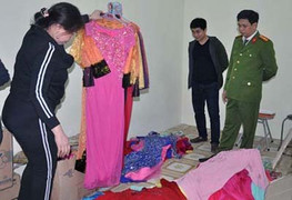 Bắt giữ nhóm côn đồ ném dầu luyn pha mắm tôm làm hỏng hơn 300 bộ áo dài