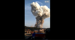 Video: Xưởng pháo hoa Trung Quốc nổ tung trước Tết