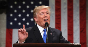 Tổng thống Trump chỉ trích những người không vỗ tay khi ông đọc Thông điệp liên bang