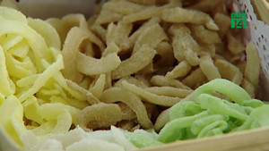 Cách làm mứt dừa non vị cam, trà xanh, cà phê