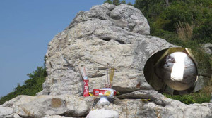 Chuyện lạ về hòn đá tự xoay ở cửa biển Quan Lạn