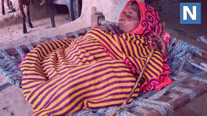 Bà mẹ biến thành đứa trẻ sau khi sinh 3 con