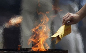 Có nên đốt vàng mã hay không?