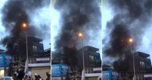 Video: Cháy nhà giữa phố Hà Nội, khói đen cuồn cuộn ngút trời