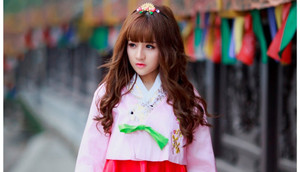 Hot girl Hà Tĩnh xinh đẹp trong trang phục Hanbok khiến bao chàng trai mê mẩn