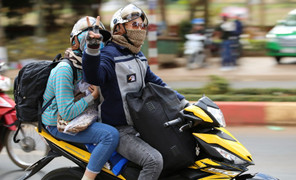 Hàng nghìn người vượt gần 1.000km trên xe máy về quê ăn Tết