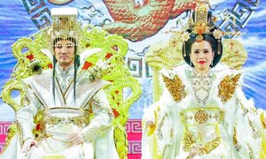 Hé lộ trích đoạn Đàm Vĩnh Hưng đóng Ngọc Hoàng trong 'Táo quân 2018'