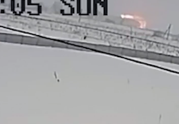 Video: Khoảnh khắc máy bay Nga bốc cháy như cầu lửa và phát nổ khiến 71 người chết