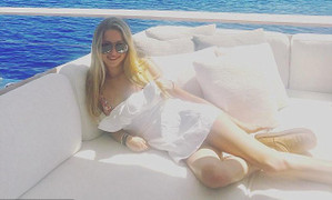 Cô con gái 19 tuổi vừa xinh đẹp vừa tài giỏi của Steve Jobs