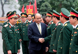 Thủ tướng kiểm tra công tác ứng trực tại Bộ Tư lệnh Thủ đô