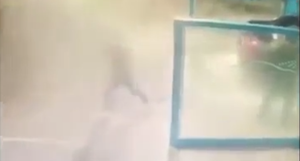 Video: Người đàn ông làm bạn gái ‘hạ hỏa’ bằng cách cực đơn giản