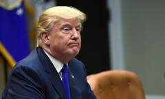 Thầy phong thủy Trung Quốc dự đoán gì về năm mới của Tổng thống tuổi Tuất Donald Trump?